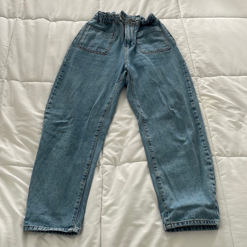 Zara baggy paperbag jeans. Size 6.